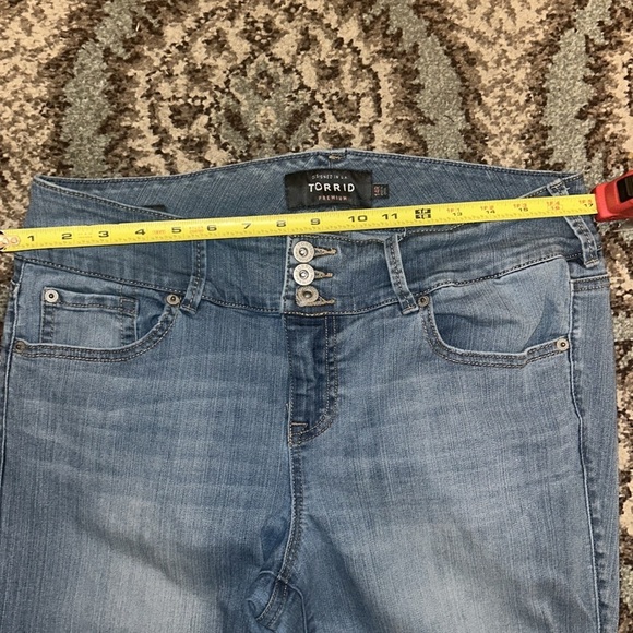 Torrid jeans in a size 14 regular. - Picture 3 of 8
